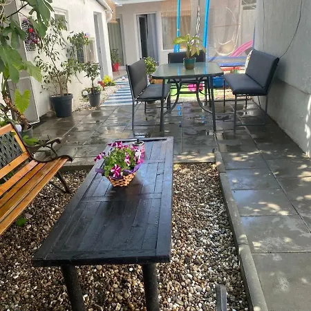 Baby Friendly 3-bedrooms By The Sea Holiday home Constanta